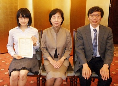 	(From left) Ms. Ono, President Hanyu, Mr. Kawamura