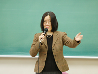 荒木美奈子准教授