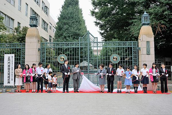 正門門扉復元完成式典が挙行されました お茶の水女子大学