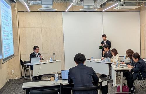 先﨑審議官によるご講演の様子