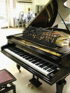 ベヒシュタイン社製小型グランドピアノを復元保存